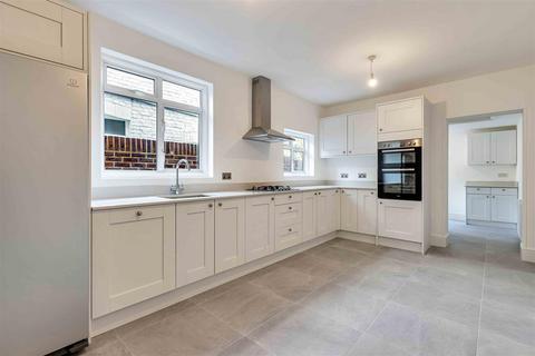 4 bedroom terraced house for sale, Bronsart Road, London