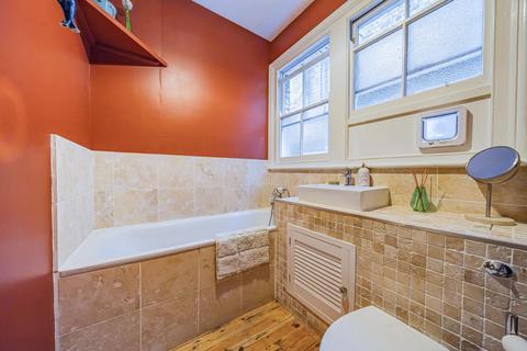 49a Heather Road, London, SE12 0UG