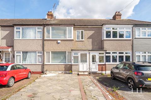 3 bedroom terraced house for sale, Laburnum Avenue, Hornchurch