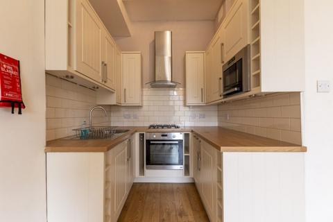 2 bedroom flat to rent, 2499L Moncrieff Terrace, Edinburgh, EH9 1NB