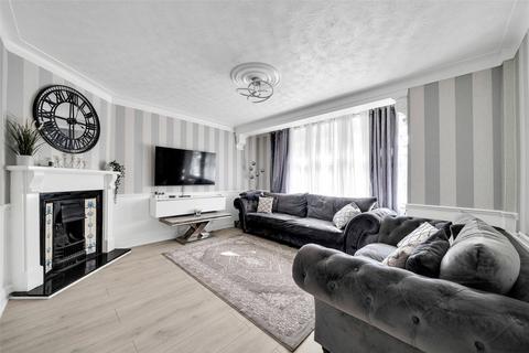 4 bedroom end of terrace house for sale, South Gipsy Road, Welling, Kent, DA16