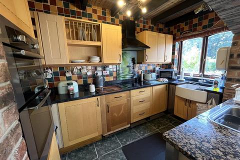 4 bedroom house for sale, Dilhorne Road, Dilhorne, Stoke-On-Trent