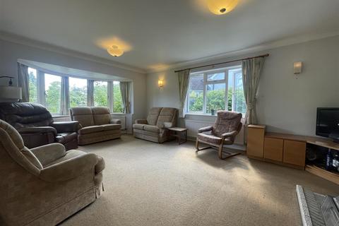 Elsinore The Hamlet, Gallowstree Common, Reading, RG4 9BU