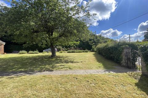Elsinore The Hamlet, Gallowstree Common, Reading, RG4 9BU