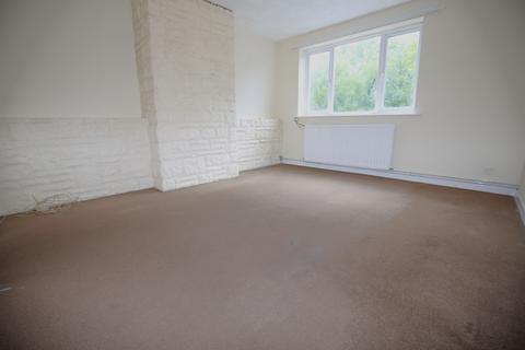 3 bedroom flat to rent, Ashley Crescent, Southampton SO19