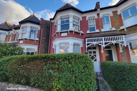 2 bedroom flat to rent, Osborne Road, Palmers Green, N13