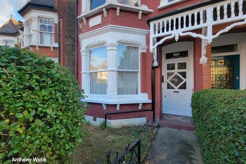 2 bedroom flat to rent, Osborne Road, Palmers Green, N13