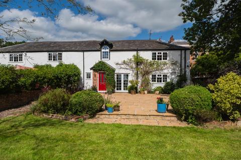 4 bedroom semi-detached house for sale, Chester Road, Tattenhall