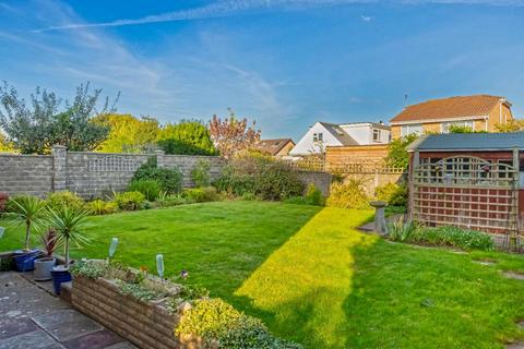 2 bedroom flat for sale, Ingleside Crescent, Lancing