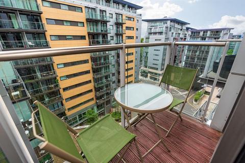 1 bedroom flat for sale, Burnelli Building, London