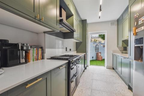 2 bedroom flat for sale, Liverpool Road, London