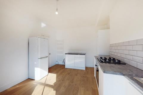 2 bedroom flat to rent, Lancaster Road, Finsbury Park