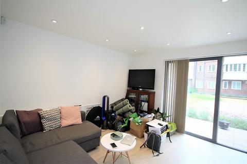 1 bedroom apartment to rent, Crouch End Hill, London, Crouch End