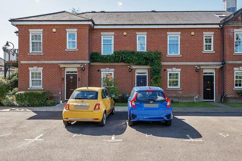 2 Wallace Square, Coulsdon, CR5 1RS