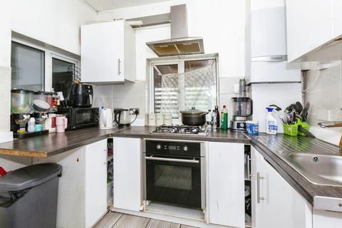 3 bedroom detached house for sale, Great West Road, Hounslow TW5