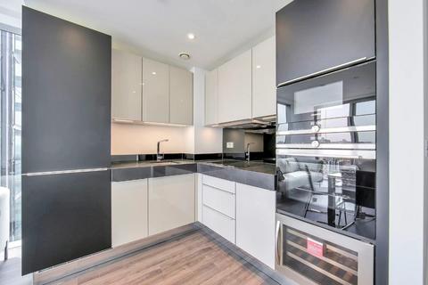 1 bedroom flat to rent, Kingwood House, 1 Chaucer Gardens, London