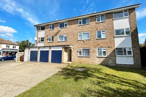 2 bedroom flat for sale, May Villa, Belgrave Avenue, Gidea Park.