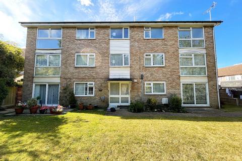 2 bedroom flat for sale, May Villa, Belgrave Avenue, Gidea Park.