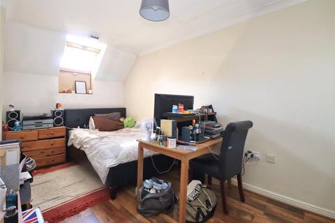 2 bedroom flat to rent, Century Court, Woking GU21