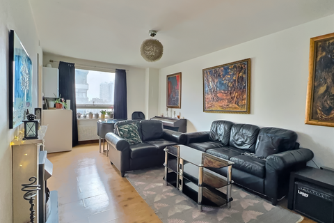 1 bedroom flat for sale, The Water Gardens, London