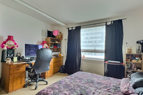 1 bedroom flat for sale, The Water Gardens, London