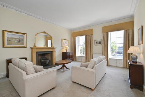 2 bedroom flat for sale, 12 2f, Drummond Place, Edinburgh, EH3 6PJ