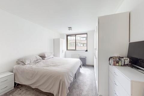 2 bedroom flat for sale, Queens Court, 4-8 Finchley Road, St John's Wood, London