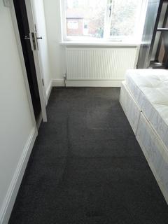 1 bedroom in a house share to rent, Windmill Lane, Greenford