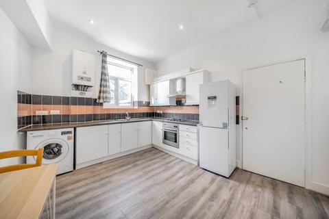 2 bedroom flat to rent, Norwood Road Tulse Hill SE27