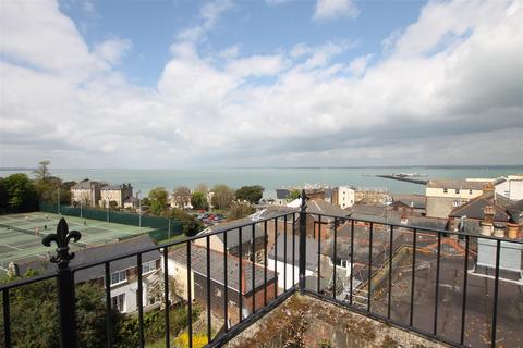 3 bedroom apartment to rent, Union Street, Ryde