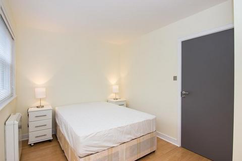 1 bedroom flat to rent, Pembroke Road (Formerly No. 64-66), Kensington, London