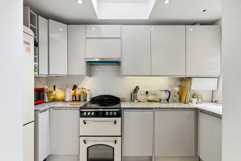 3 bedroom flat to rent, Bullingham Mansions, Kensington Church Street, London