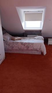 House share to rent, Busby Place, London NW5