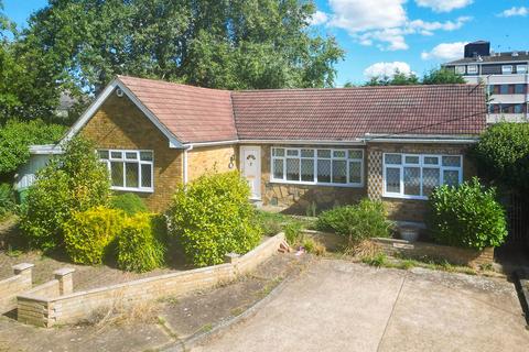 3 bedroom bungalow for sale, Burns Avenue, Basildon, Essex, SS13