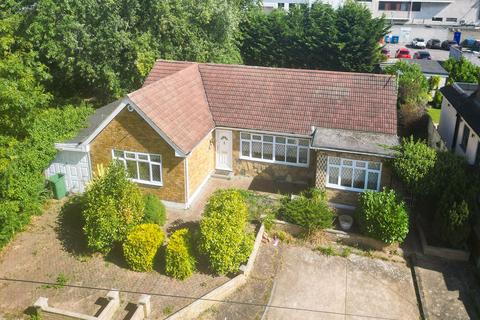 3 bedroom bungalow for sale, Burns Avenue, Basildon, Essex, SS13