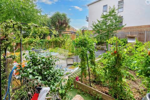 1 bedroom flat for sale, Flat 11 Ogrady House, The Drive, London, E17 3DS