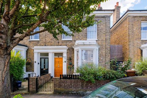 76 Lavender Grove, London, E8 3LS