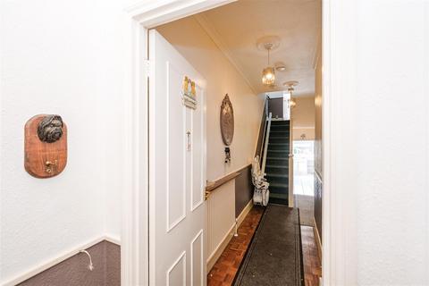 76 Lavender Grove, London, E8 3LS