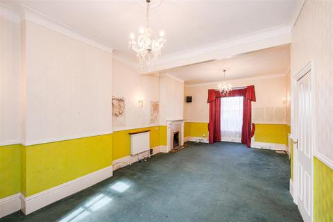 76 Lavender Grove, London, E8 3LS