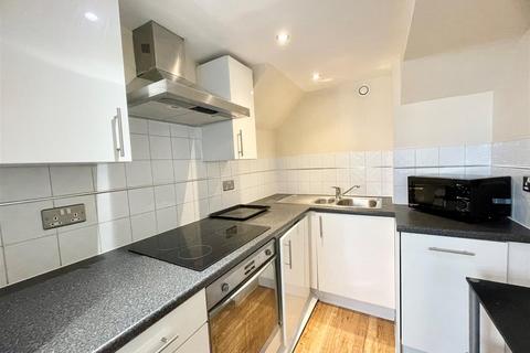 2 bedroom apartment to rent, Sovereign Chambers, Temple Lane