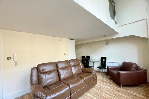 2 bedroom apartment to rent, Sovereign Chambers, Temple Lane