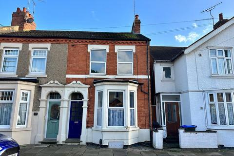 3 bedroom terraced house to rent, Ruskin Road, Kingsthorpe, Northampton NN2