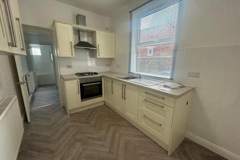 3 bedroom terraced house to rent, Ruskin Road, Kingsthorpe, Northampton NN2