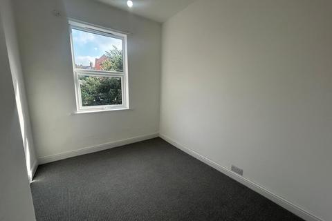 3 bedroom terraced house to rent, Ruskin Road, Kingsthorpe, Northampton NN2