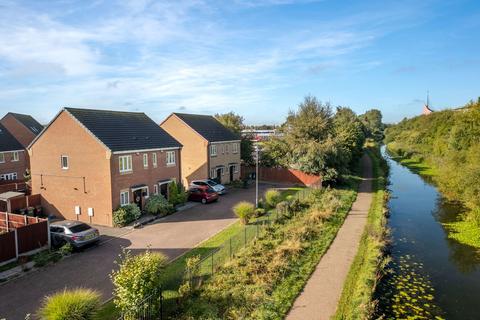 2 bedroom semi-detached house for sale, Shropshire Close, Walsall WS2