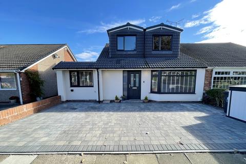 4 bedroom semi-detached bungalow for sale, Woodburn Drive, Whitley Lodge, Whitley Bay, NE26 3HX