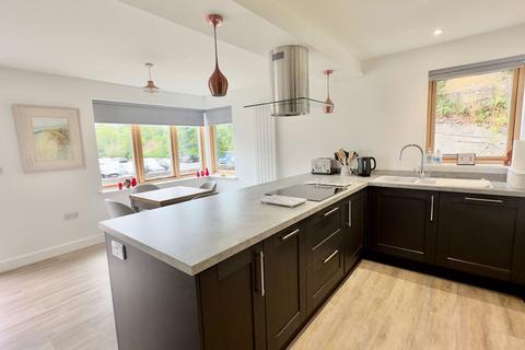 2, Woodside Polmorla Road, Wadebridge, PL27 7NE