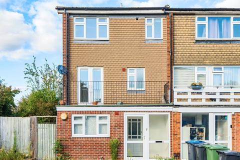 4 bedroom end of terrace house for sale, Pittville Gardens, London