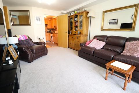 2 bedroom retirement property for sale, Hart Road, Benfleet, SS7