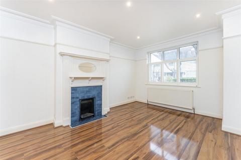 4 bedroom terraced house to rent, Princes Avenue, Acton, W3